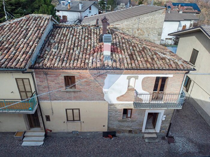 Casa quadrilocale in vendita in Paranesi, Rocca Santa Maria