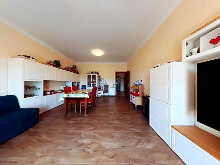 Appartamento quadrilocale in vendita in Via di Macchia Palocco, Roma