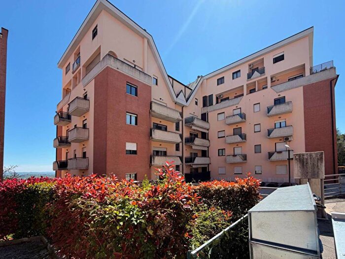 Appartamento trilocale in affitto in Via Giuseppe Ungaretti, Vazzieri, Campobasso