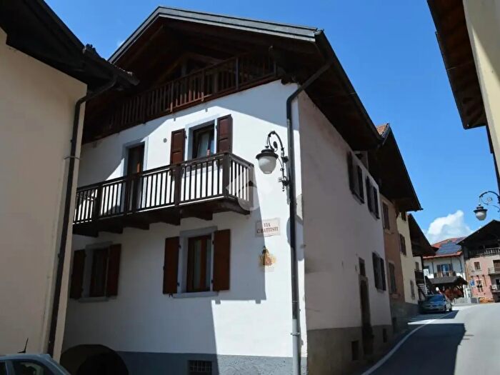 Appartamento bilocale in vendita in Via Cesare Battisti, Bocenago