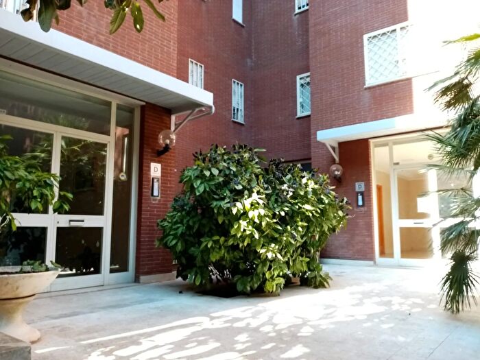 Appartamento trilocale in vendita in Via Misurina, Roma