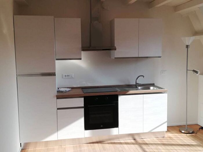 Appartamento trilocale in affitto in Via Antonio Fogazzaro, Montenero, Milano