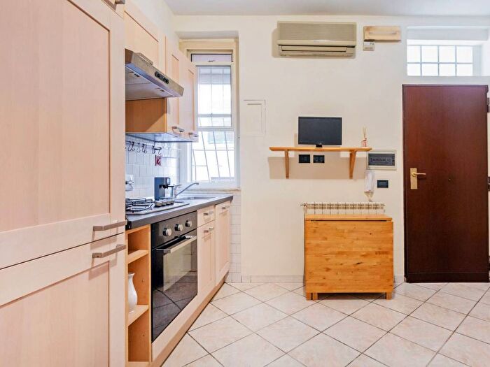 Appartamento bilocale in affitto in Via Arezzo, Bologna, Roma