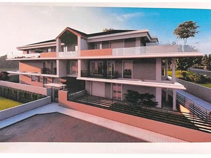 Appartamento trilocale in vendita in Novara