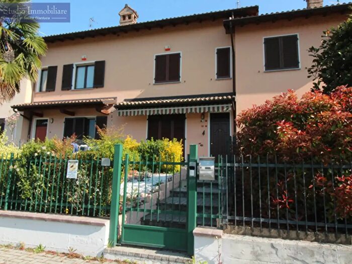 Casa quadrilocale in vendita in Via I Maggio, Pinarolo Po