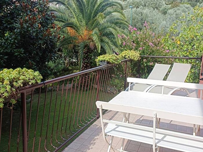 Appartamento trilocale in affitto in Via Miorelli, Centro, Riva del Garda