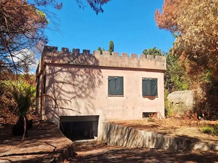 Casa con 5 locali in vendita in Strada per Scuole Pie, Brindisi