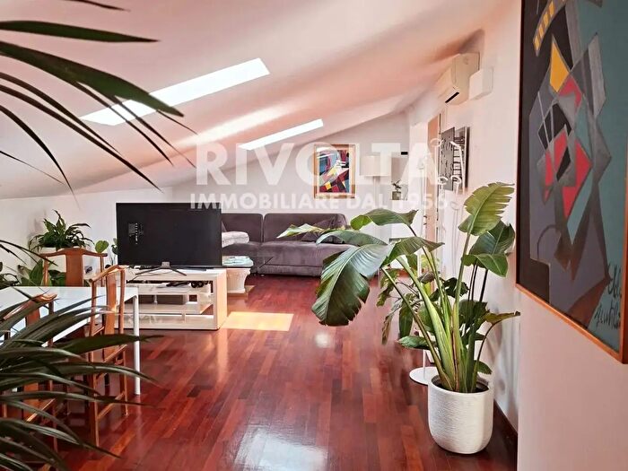 Appartamento trilocale in affitto in Via della Mendola, Roma