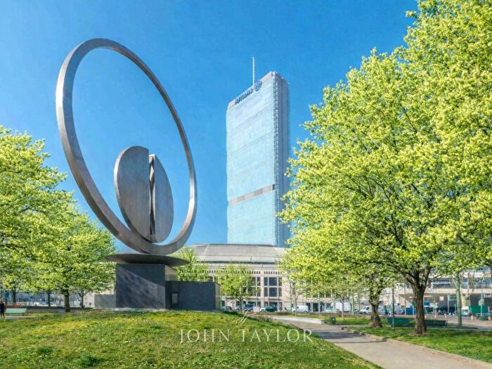 Appartamento con 5 locali in affitto in Piazza Febbraio, Sempione, Milano