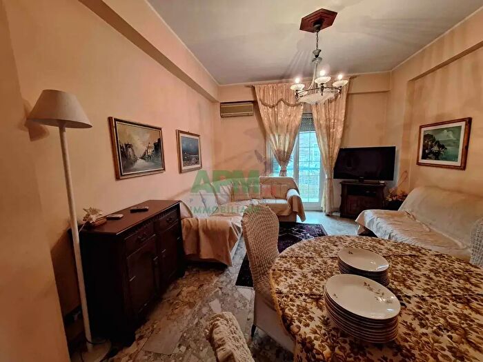 Appartamento con 5 locali in vendita in Via Cardinale Portanova, Reggio Calabria