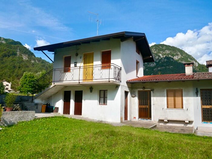 Casa bilocale in vendita in Tramonti Di Sotto