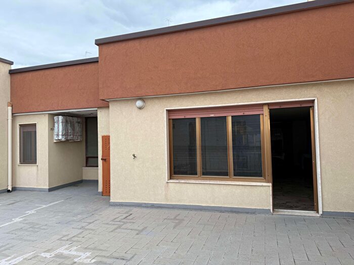 Appartamento con 6 locali in vendita in Viale Kennedy, Montescaglioso