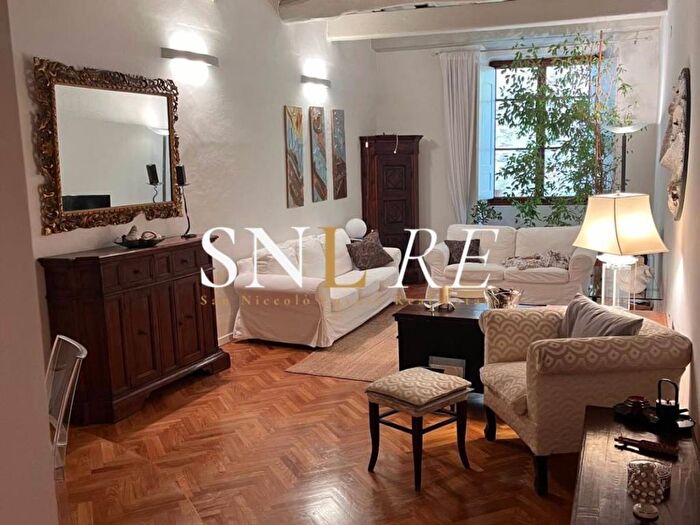 Appartamento trilocale in affitto in Via dei Bardi, San Niccolò, Firenze