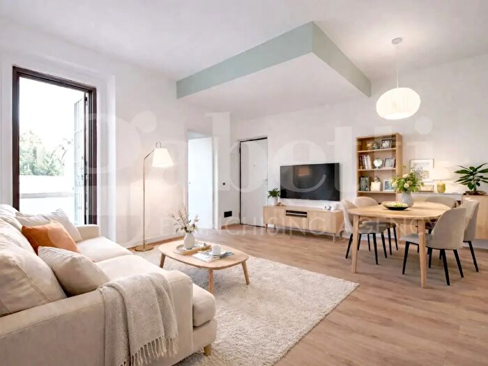 Appartamento trilocale in vendita in Via Medici, Monza