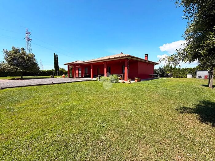 Casa quadrilocale in vendita in Strada Vulci, Montalto Di Castro