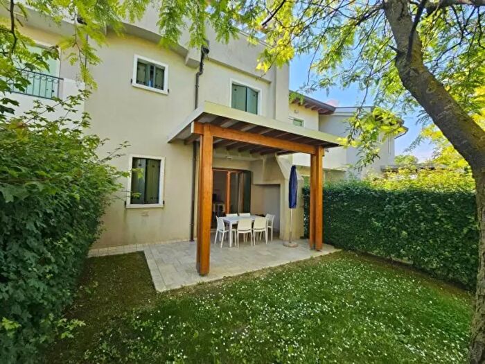 Casa trilocale in vendita in Viale delle Tortore, Caorle