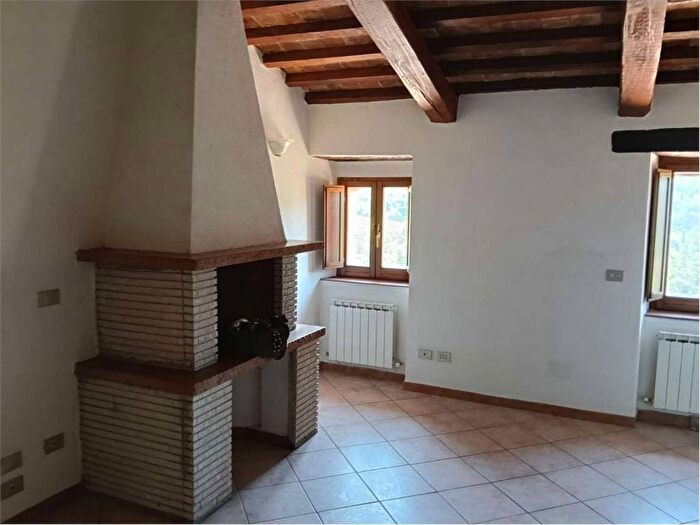 Appartamento trilocale in affitto in Eggi Bazzano Borgiano Vallocchia, Spoleto