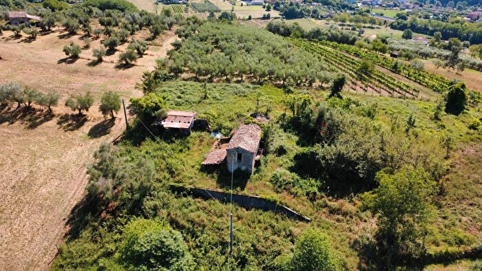 Casa con 5 locali in vendita in Via Farneto, Castelliri