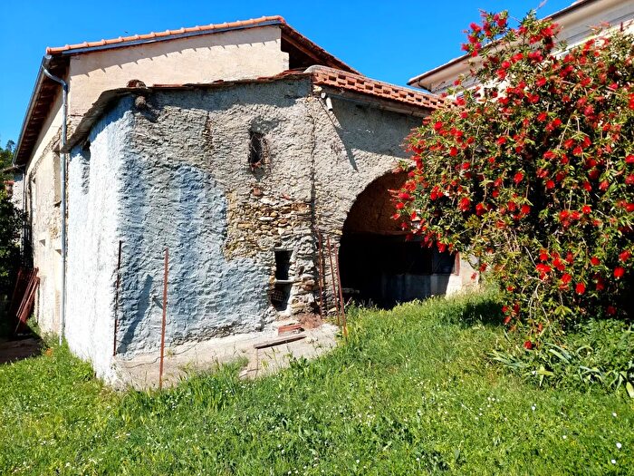 Casa con 7 locali in vendita in Località Costa, Onzo