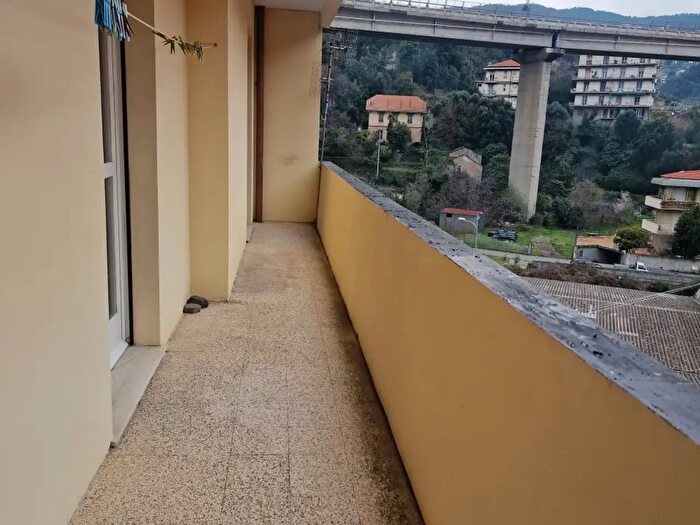 Appartamento quadrilocale in vendita in Via Montegrappa, Varazze