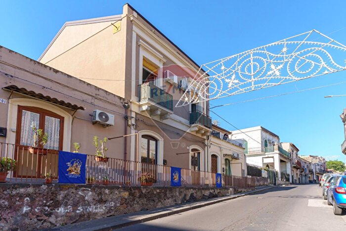 Casa trilocale in vendita in Via Cifali, Catania