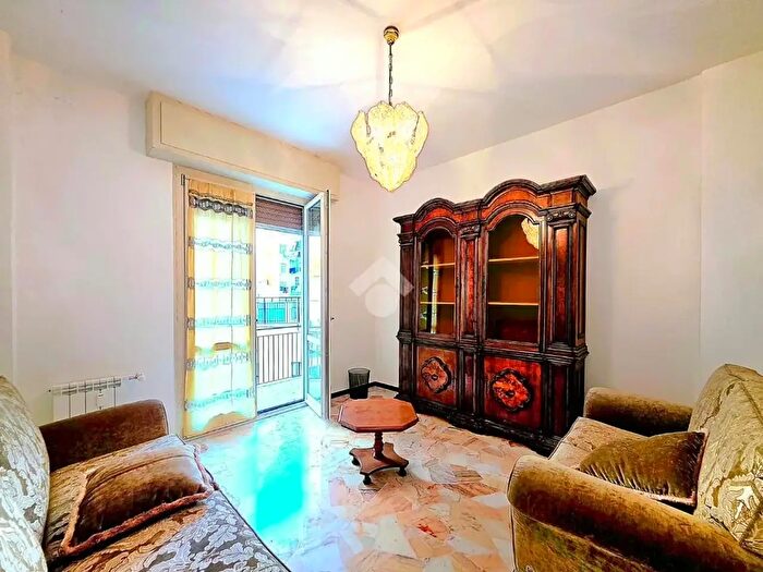 Appartamento quadrilocale in vendita in Corso Tardy E Benech, Savona