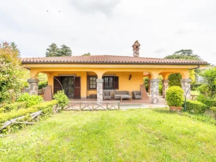 Casa con 6 locali in vendita in Via Nicola Martellotta, Grottaferrata
