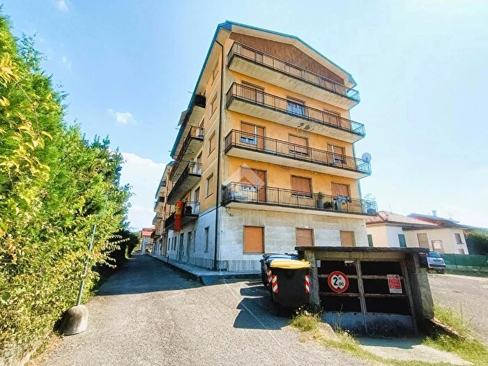 Appartamento quadrilocale in vendita in Via Martiri della Benedicta, Vignole Borbera