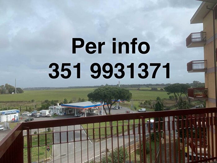 Appartamento trilocale in affitto in Via Posidippo, Axa, Roma