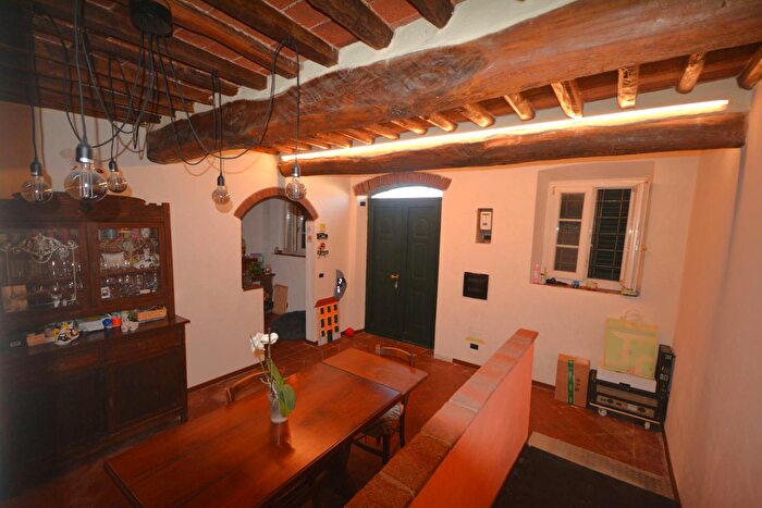 Casa con 5 locali in vendita in Marlia Lu, Capannori