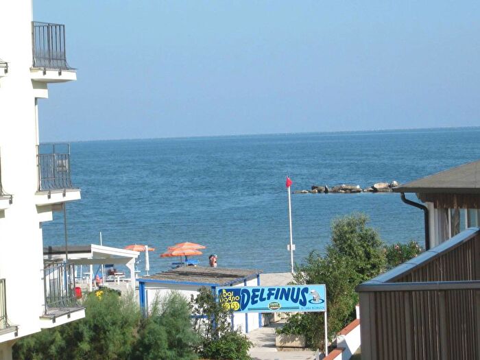 Appartamento trilocale in affitto in Via Cima Brenta, Lido degli Scacchi Lido di Pomposa, Comacchio