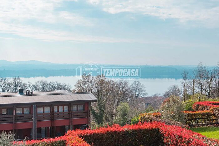 Appartamento trilocale in vendita in Via Gaetano Strambio, Eupilio