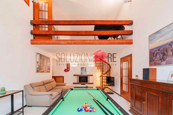 Appartamento quadrilocale in vendita in Corso Cavallotti, Novara