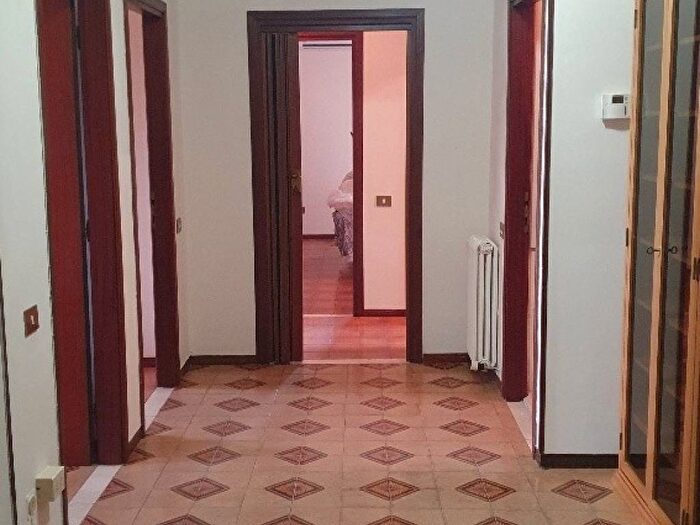 Appartamento trilocale in affitto in Strada Provinciale Variante Cispadana, Centro, Gualtieri