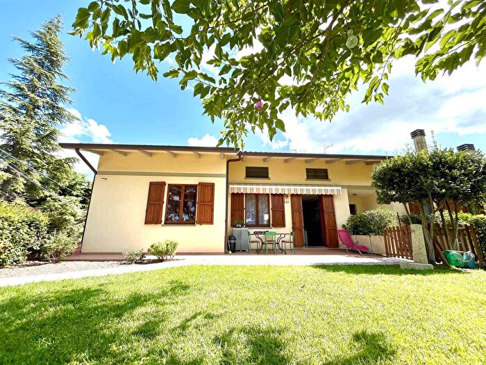 Casa con 8 locali in vendita in Strada di Canneto, Perugia