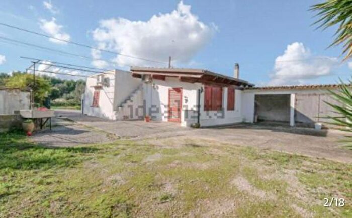 Casa trilocale in vendita in Via Don Tonino Bello, Specchia