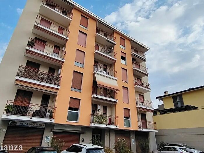 Appartamento trilocale in vendita in Lissone