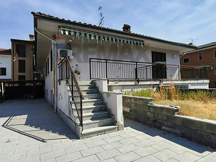 Casa con 5 locali in vendita in Galgagnano
