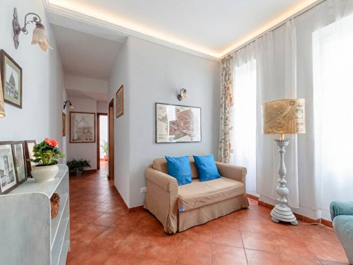 Appartamento trilocale in vendita in Lungarno degli Acciaioli, Piazza della Repubblica, Firenze