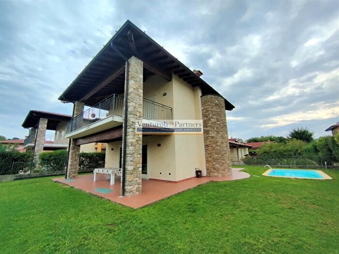 Casa con 5 locali in vendita in Via del Torchio, Manerba Del Garda