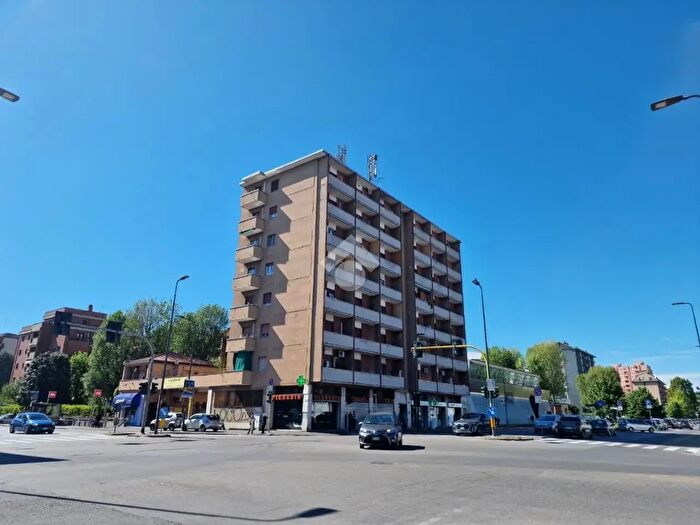 Appartamento bilocale in vendita in Via Simone Saint Bon, Milano