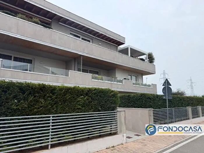 Appartamento con 5 locali in vendita in Via Nazionale, Seriate