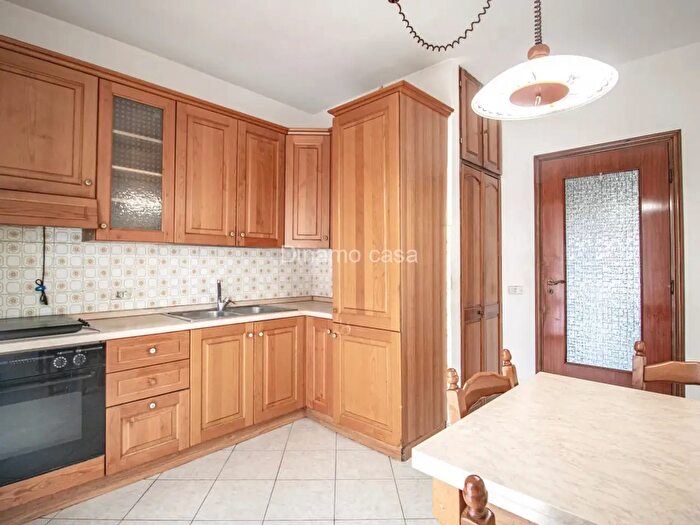 Appartamento trilocale in vendita in Via Fiorentina, Prato