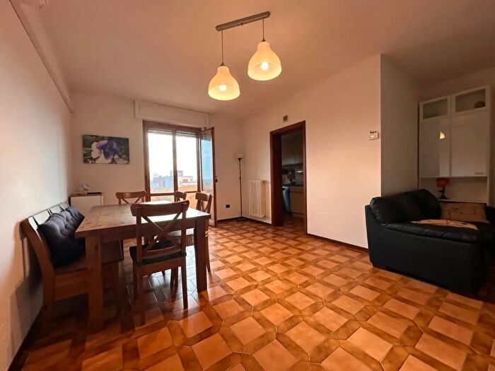 Appartamento con 5 locali in vendita in Cascina