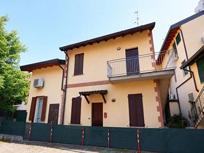 Appartamento trilocale in affitto in Via della Gallarana, Amati Stadio, Monza