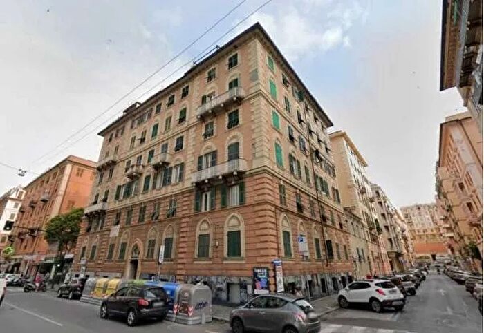 Appartamento trilocale in vendita in Via Paolo Giacometti Genova, Genova