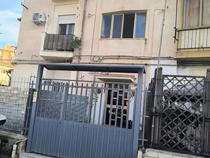 Appartamento trilocale in vendita in Largo Giuseppe di Bartolo, Palermo