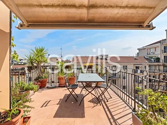 Appartamento trilocale in affitto in Via Letizia, Milano
