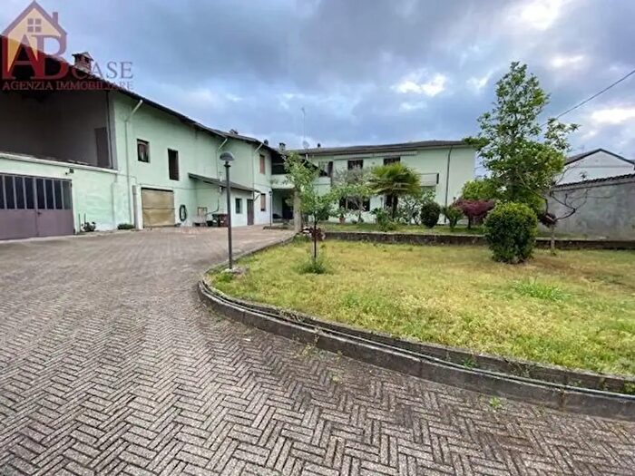 Casa con 6 locali in vendita in Via Mazzini, Gambolo