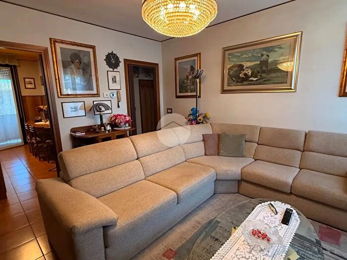 Appartamento trilocale in vendita in Via Africano, Piancogno